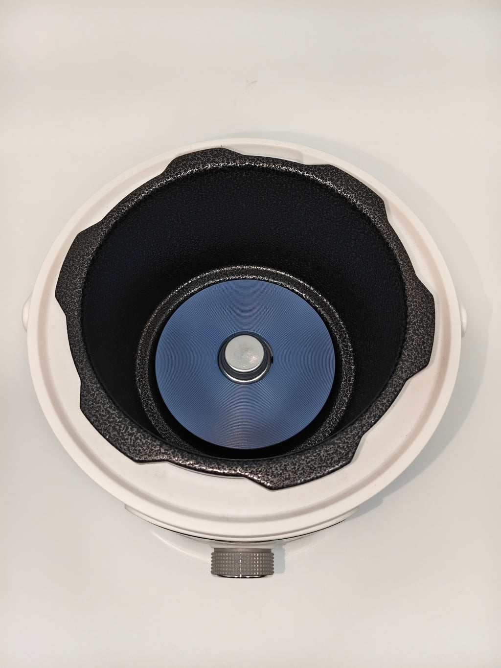 Compact 1.8L Electric Pressure Cooker, LED Display, Preset Cooking Functions